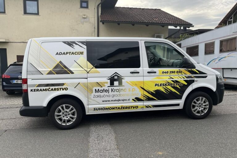 Polepitev službenega vozila