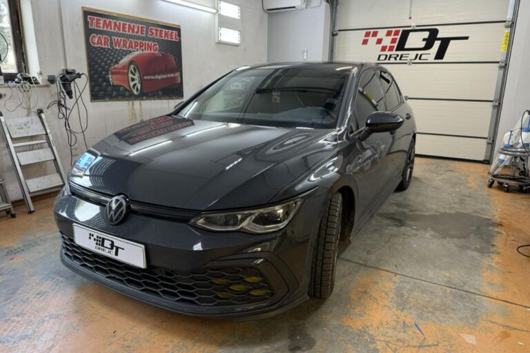 Stekla Volkswagen Golf GTD zatemnjena s 95% folijo.