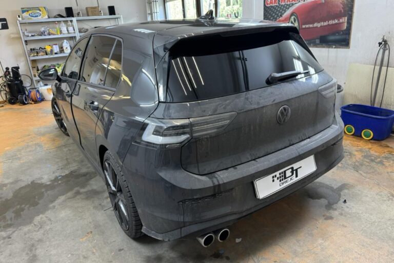 Stekla Volkswagen Golf GTD zatemnjena s 95% folijo.