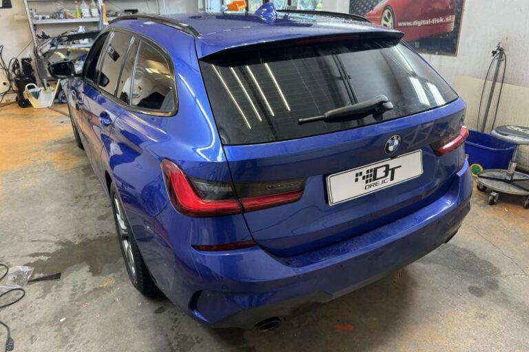 Stekla BMW 3 zatemnjena s 85% folijo.