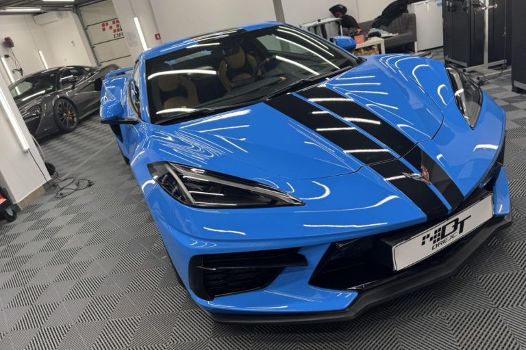 Chevrolet Corvette zaščiten s prozorno zaščitno folijo.