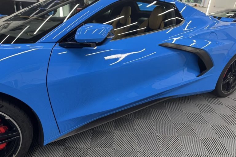 Chevrolet Corvette zaščiten s prozorno zaščitno folijo.