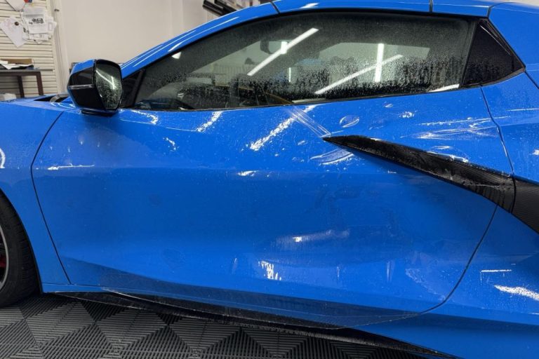 Chevrolet Corvette zaščiten s prozorno zaščitno folijo.