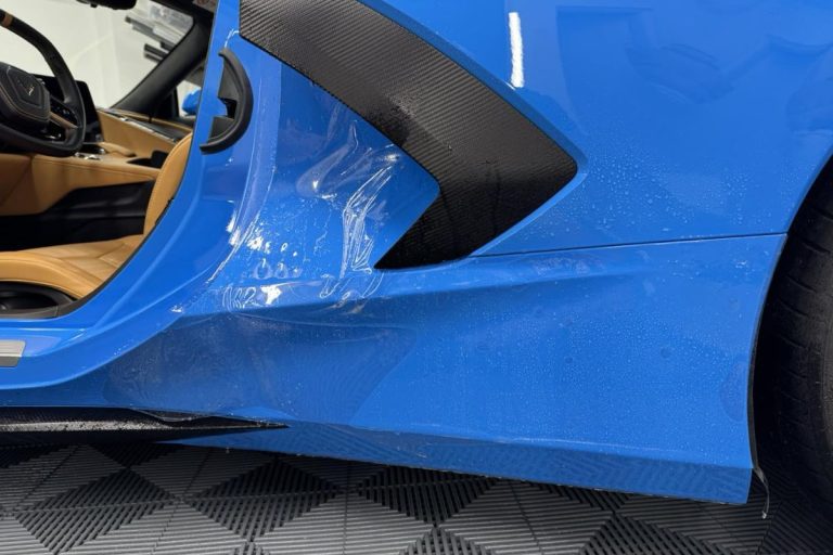 Chevrolet Corvette zaščiten s prozorno zaščitno folijo.