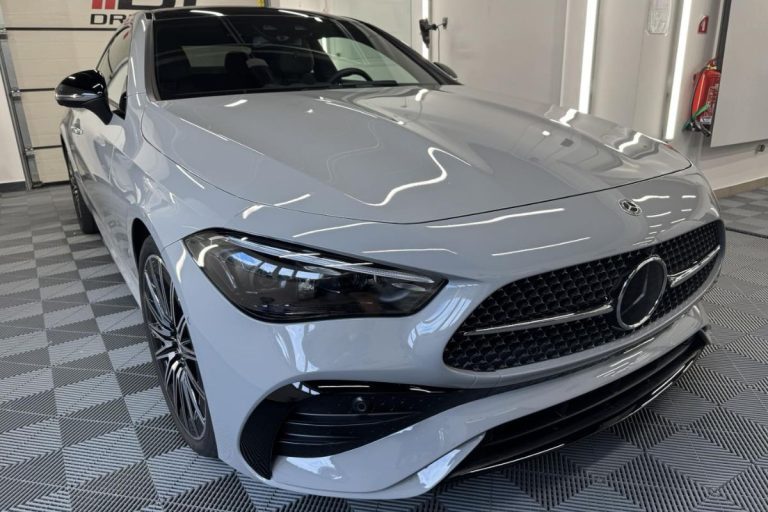 Mercedes-Benz GLE zaščiten s prozorno zaščitno folijo.