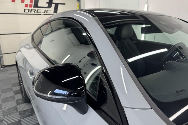 Mercedes-Benz GLE zaščiten s prozorno zaščitno folijo.