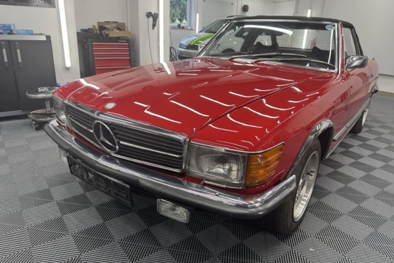 Mercedes SL 450 zaščiten s prozorno zaščitno folijo.