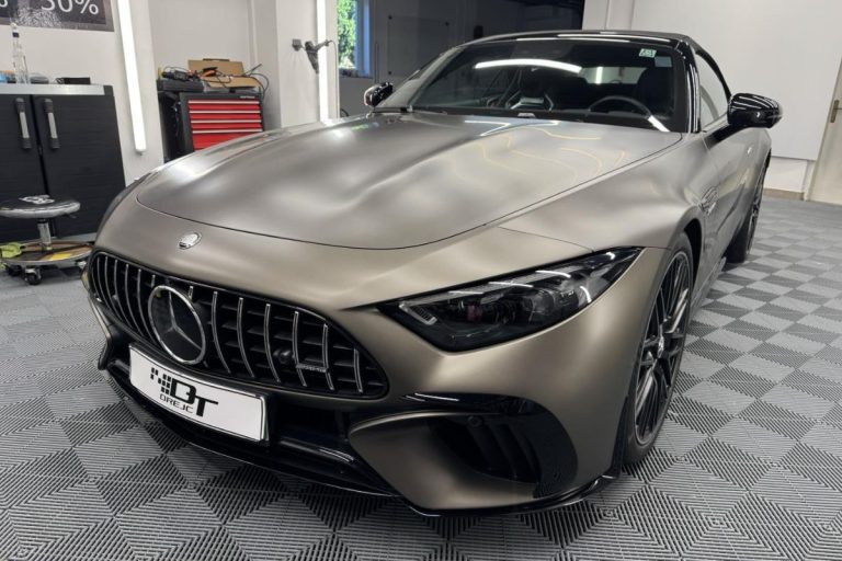 Mercedes SL 63 AMG zaščiten s prozorno mat zaščitno folijo.