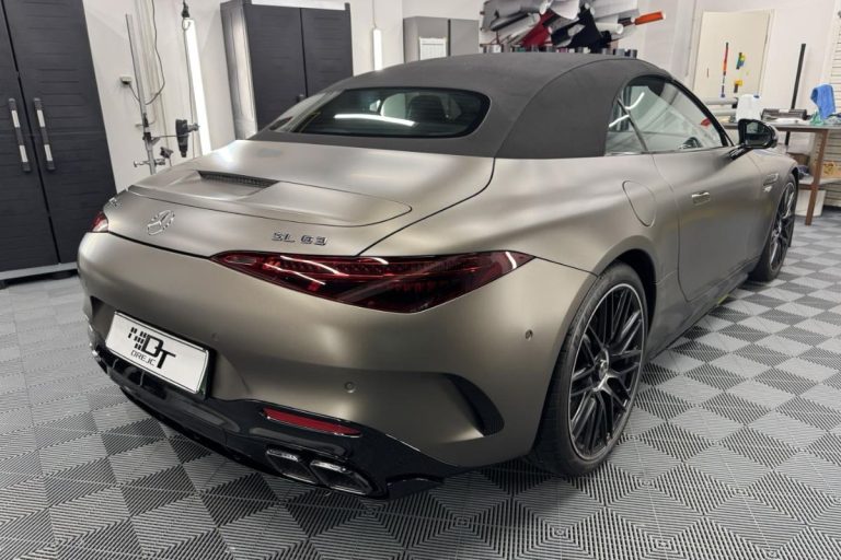 Mercedes SL 63 AMG zaščiten s prozorno mat zaščitno folijo.