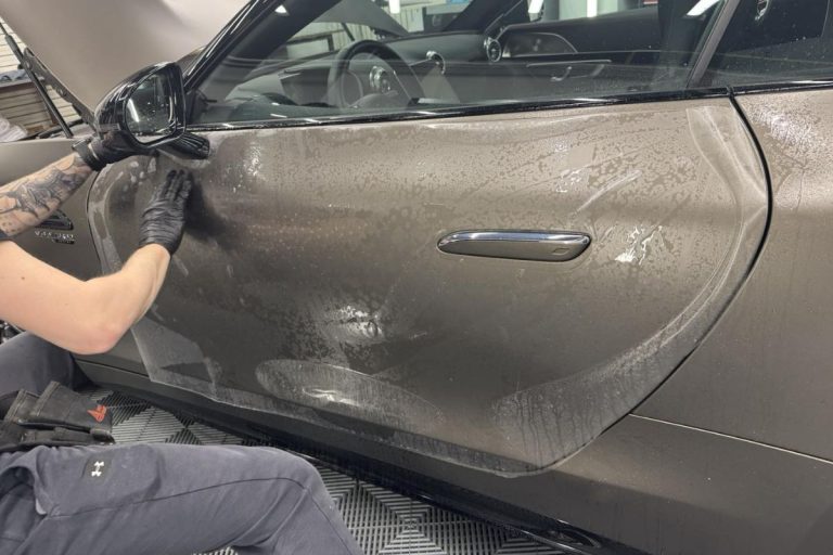 Mercedes SL 63 AMG zaščiten s prozorno mat zaščitno folijo.