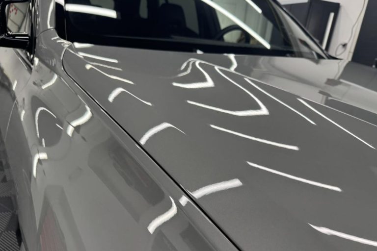 BMW X5 60i zaščiten s prozorno zaščitno folijo.