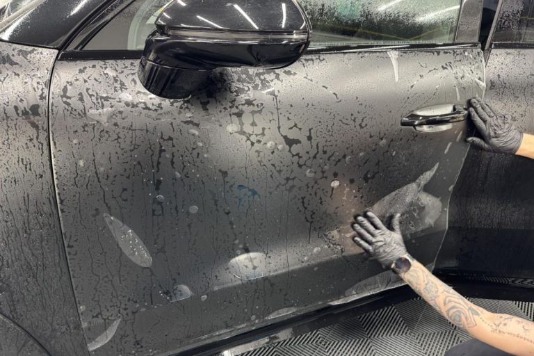 Porsche Cayenne Coupé GTS zaščiten s prozorno mat zaščitno folijo.